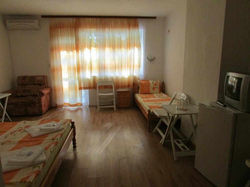 Sunhouse Rooms Carevo Exterior foto