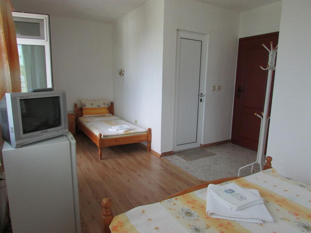 Sunhouse Rooms Carevo Exterior foto